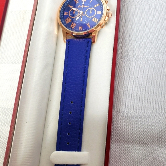 Watch - Picture 5 of 8